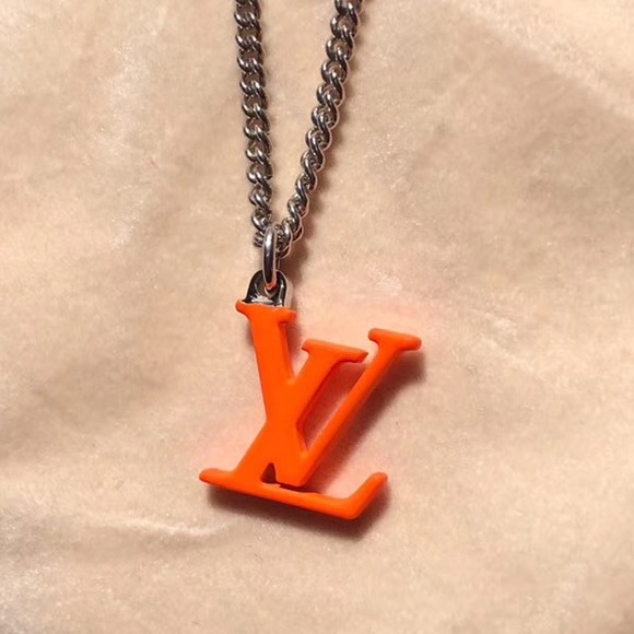 LV FLUO CHARM NECKLACE - Picture 5 of 7